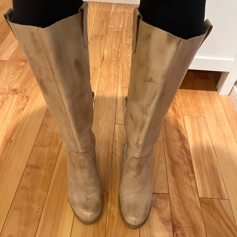 Size 7 Tan leather knee high boot with round toe and chunky(ish) heel - Picture 7 of 7